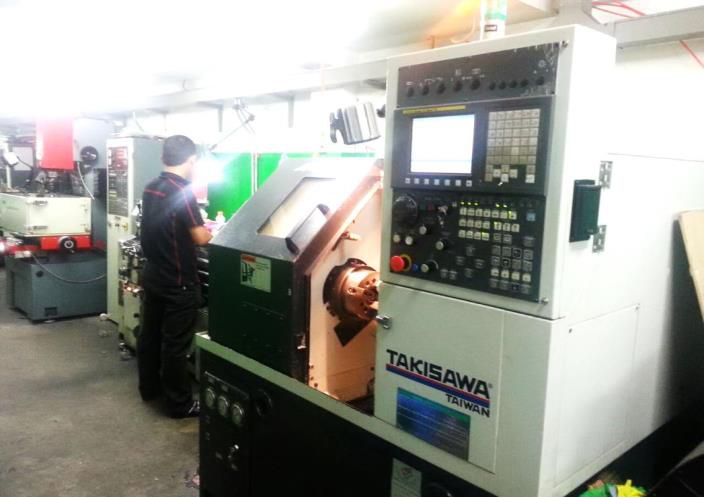 เครื่องกลึง CNC Takisawa TC-2 พร้อมช่างควบคุม
